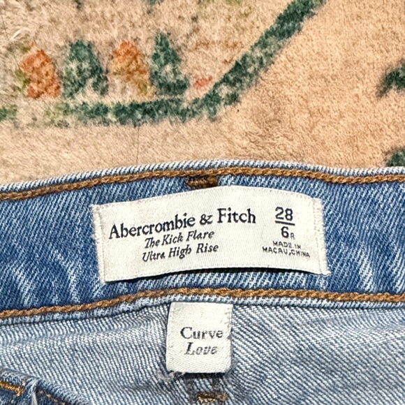 Abercrombie & Fitch Denim - Abercrombie & Fitch Ultra High Rise Kick Flare Jeans - Light Blue